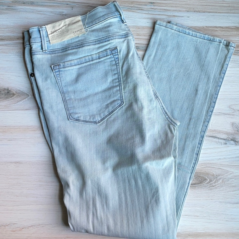 NWT! Loft modern skinny light distressed jeans